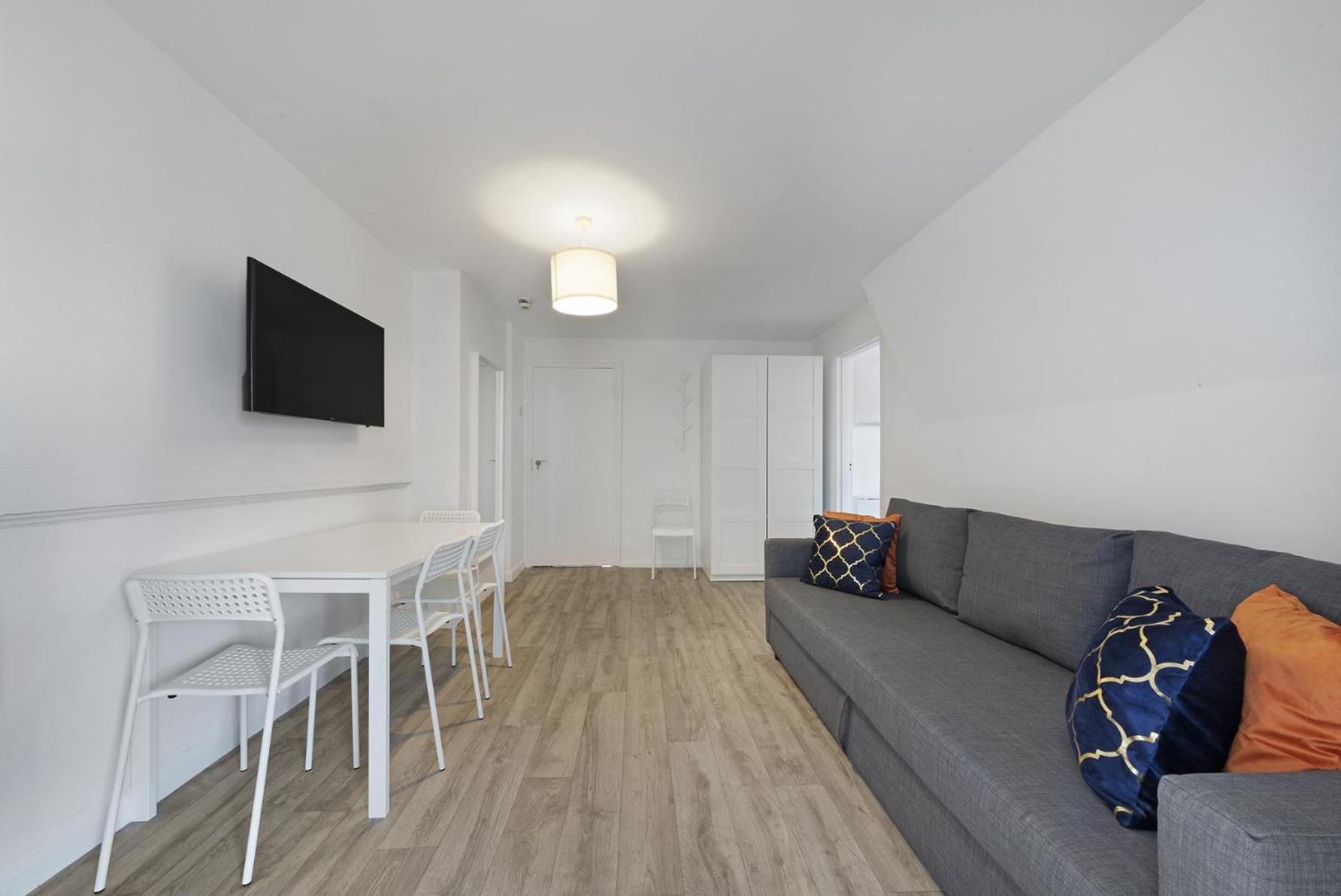 One Bedroom Flat Opposite Archway Station Londra Esterno foto